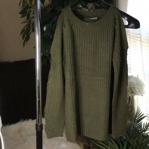 Open shoulder Sweater - Picture 2 of 5